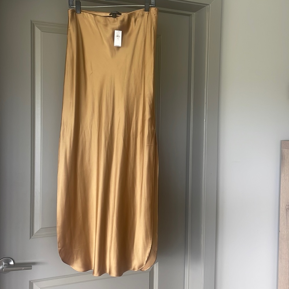 BNWT Banana Republic silk dreamer skirt